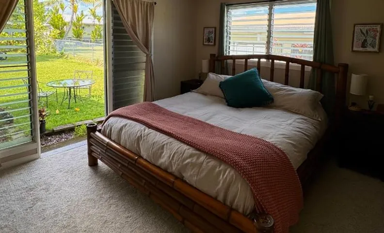 Master Suite with Private Bath 15 min drive to beach
