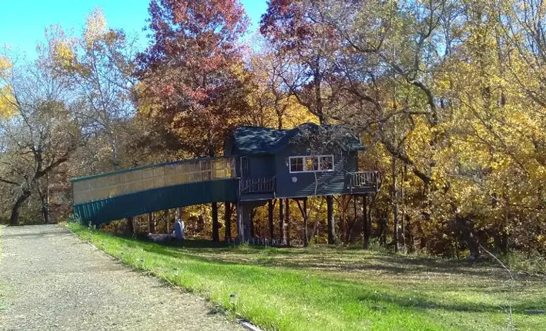 Peaceful Valley Haven Tree House