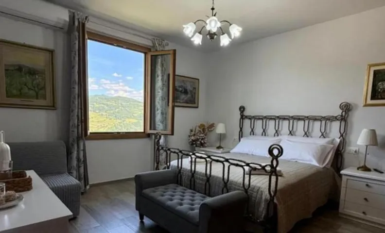 Charming Guest Room in Florence Countryside with Mountain River Views