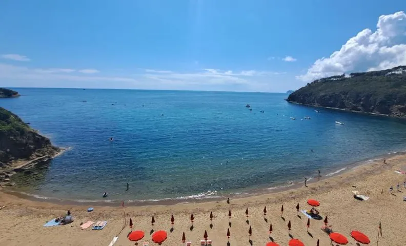 Elba Travels