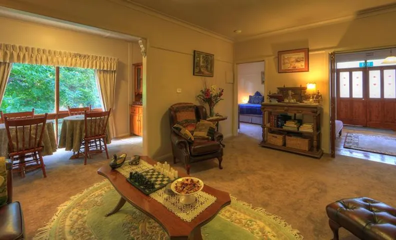 Hillview Oak B&B