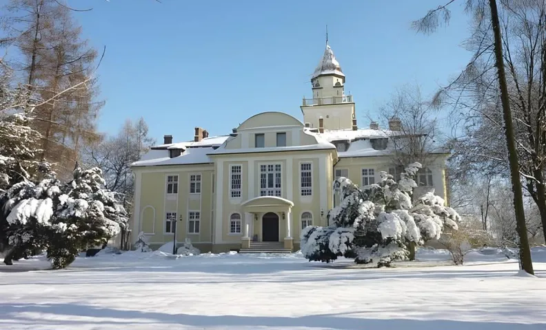 Palac Nieznanice Zabytek Goscinny ze SPA