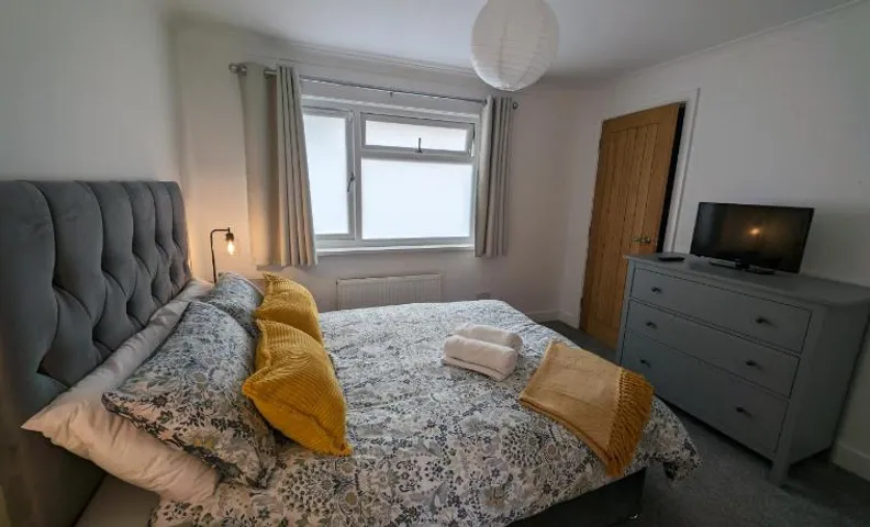 Chy Lowen Private rooms with kitchen, dining room and garden access close to Eden Project & beaches
