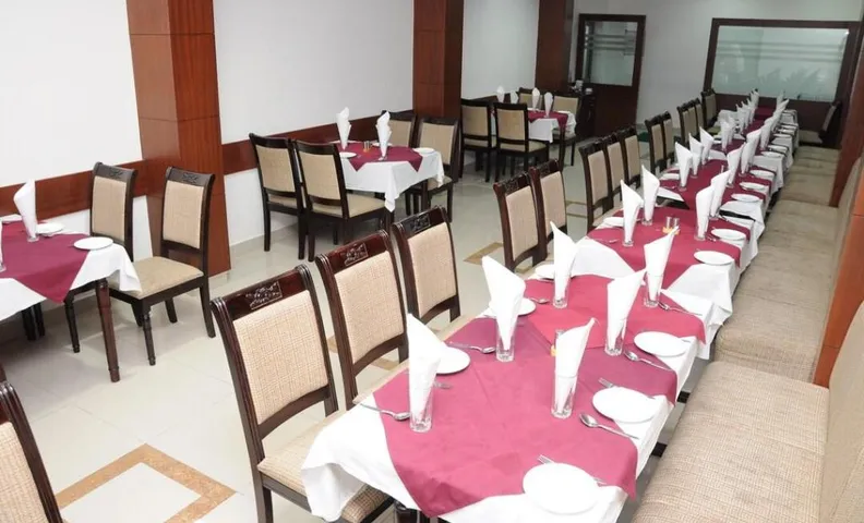 Hotel Sarovar