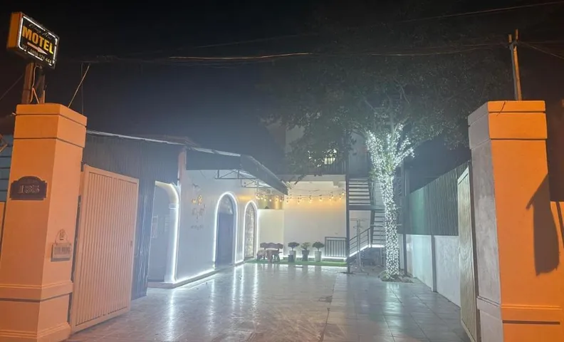 Bong Mai Thai Hoa Hotel