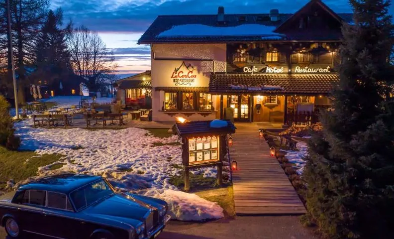 Le Coucou Hotel Restaurant & Lounge-Bar