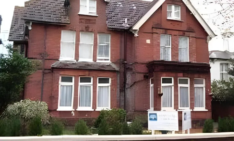 Acorn Lodge Guest House - Free parking