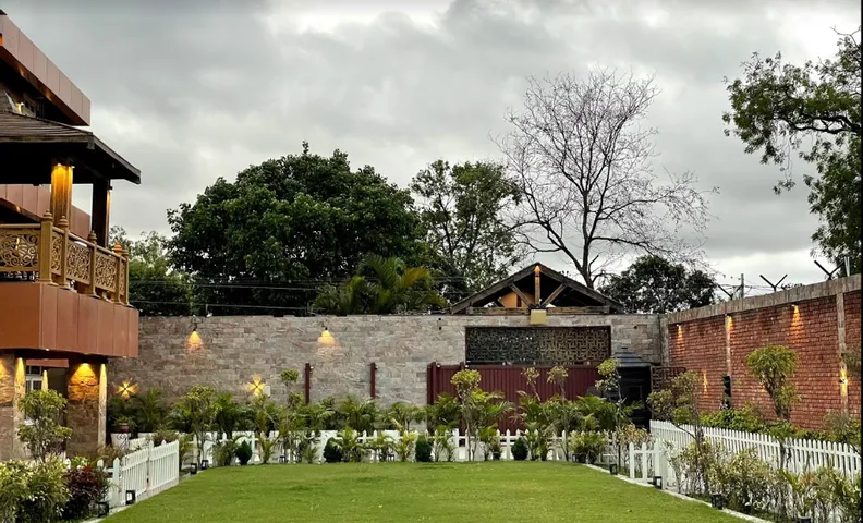 Yashmay Villa Club & Resort