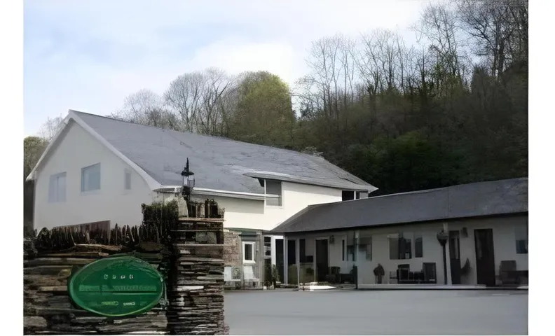 Estuary Lodge Motel
