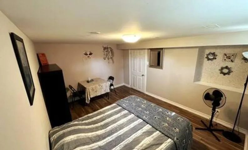 Affordable stay near the OPG TV and parking