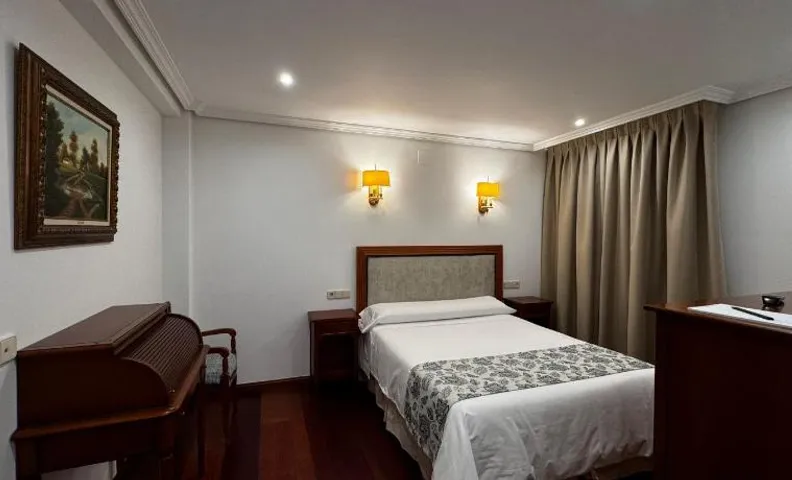 Hotel 103