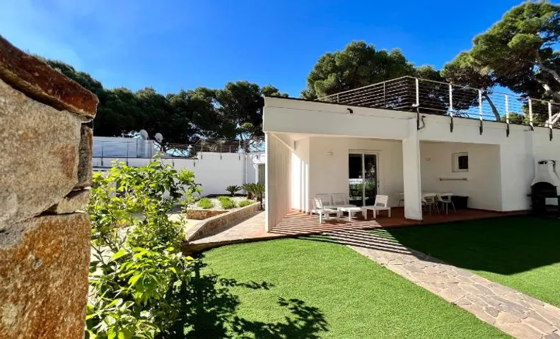 Angolo Mare Apartments & Rooms