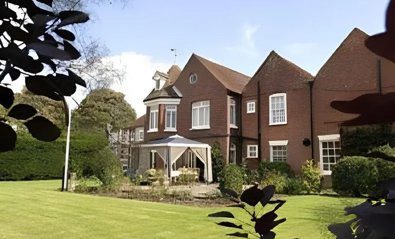 Newtown House Hotel