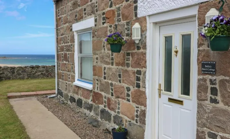 Bella's Beach Cottage