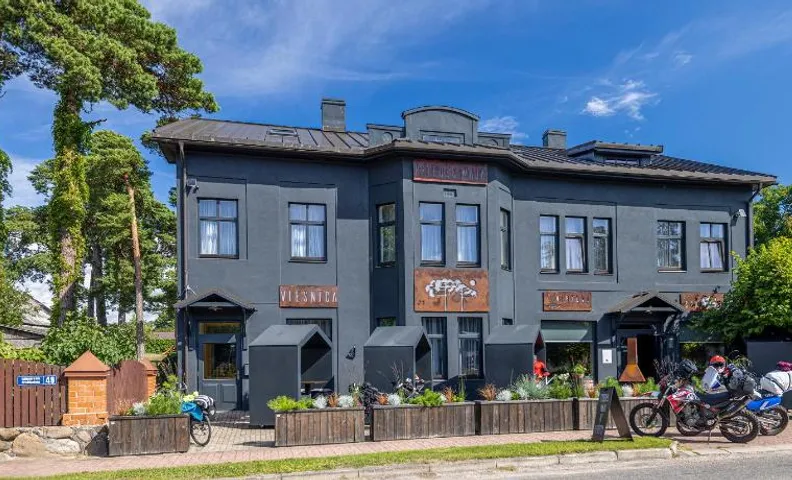 Priedes māja