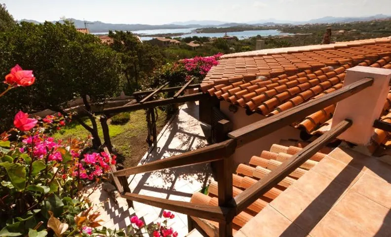 VILLA CON MAGNIFICO TERRAZZO IUN P6868