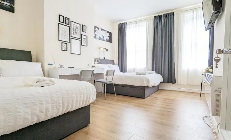 Guest Rooms in Anfiled Near Stadium, Free Parking
