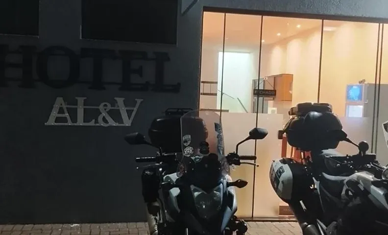 AL&V Hotel