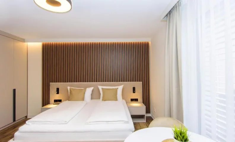 Hotel TwentyFour Living