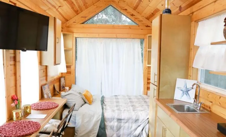 New Custom Tiny Home Retreat with Bunnies, Chickens and Goat