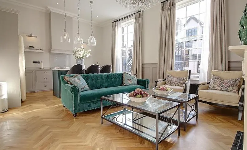 ch1 boutique stays