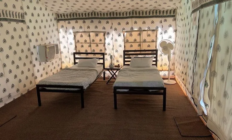 카일라 데비 호텔 캠프