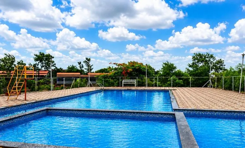 Royal Villa Resort