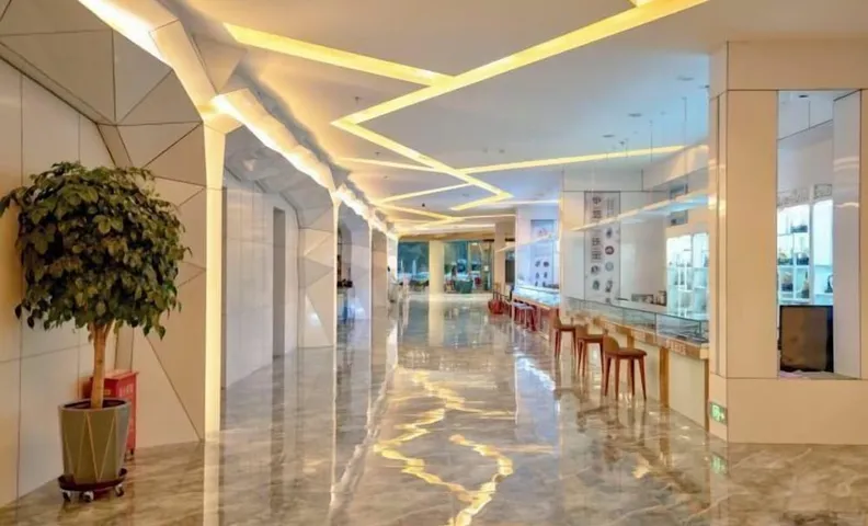 Holiday Inn Altay Golden Bridge