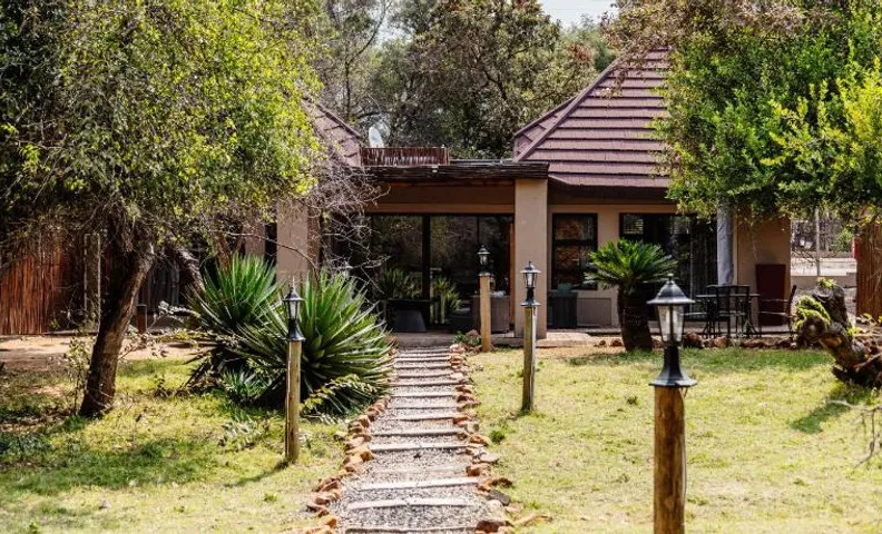 Mabalingwe Nature Reserve - Elephant Lodge - Tjaila