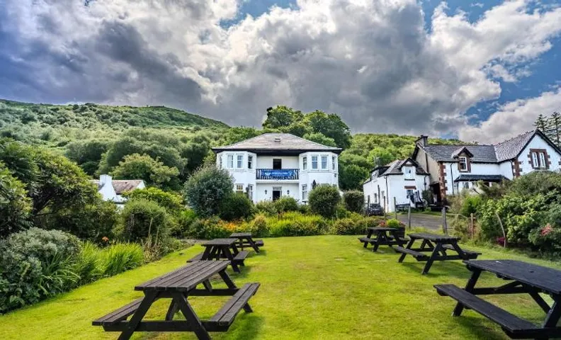 Lochranza Country Inn