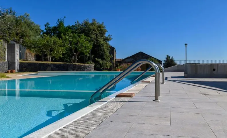 La pietra antica O' munti