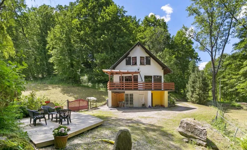 Secluded Chalet in Dabo near Forest