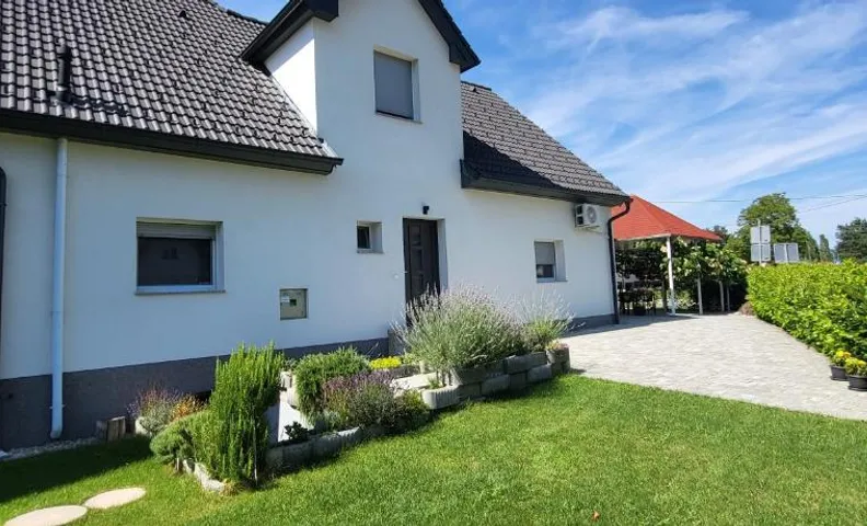 HOSTEL Postaja