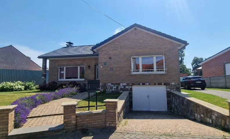 Private Retreat with Garden & Shared Living Areas