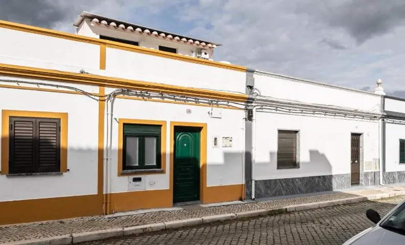 Casa da Muralha