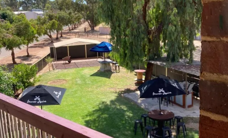 Yealering Hotel