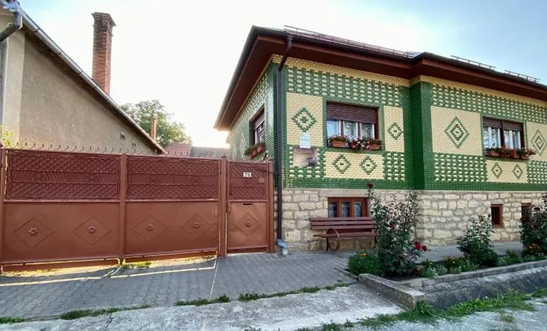 Golyafeszek Vendeghaz