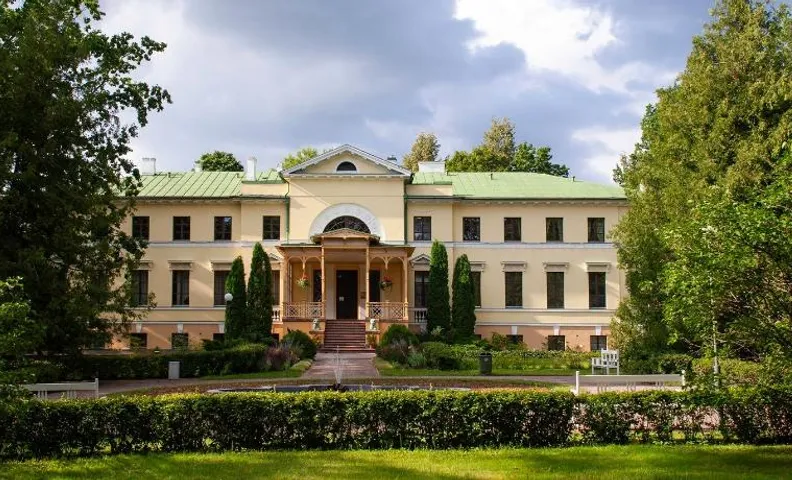 Naukšēnu muiža