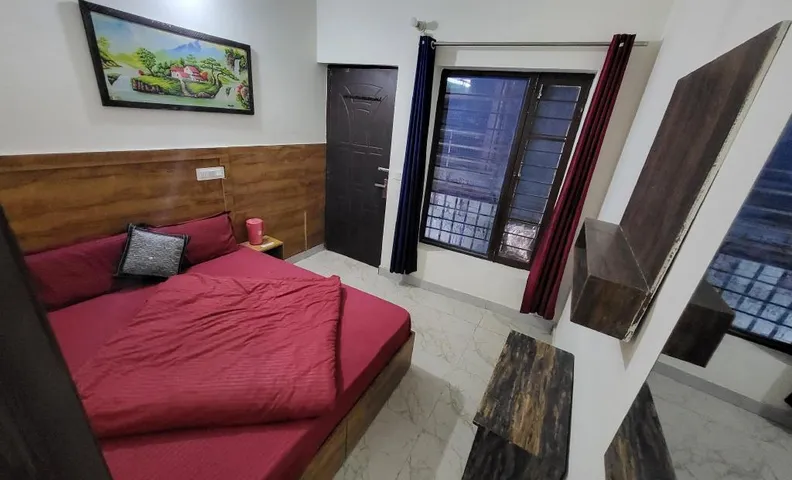 Hotel Gayatri Gaurikund