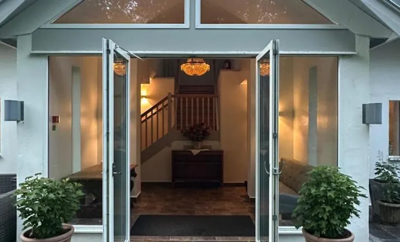 Kronovall Park Residence