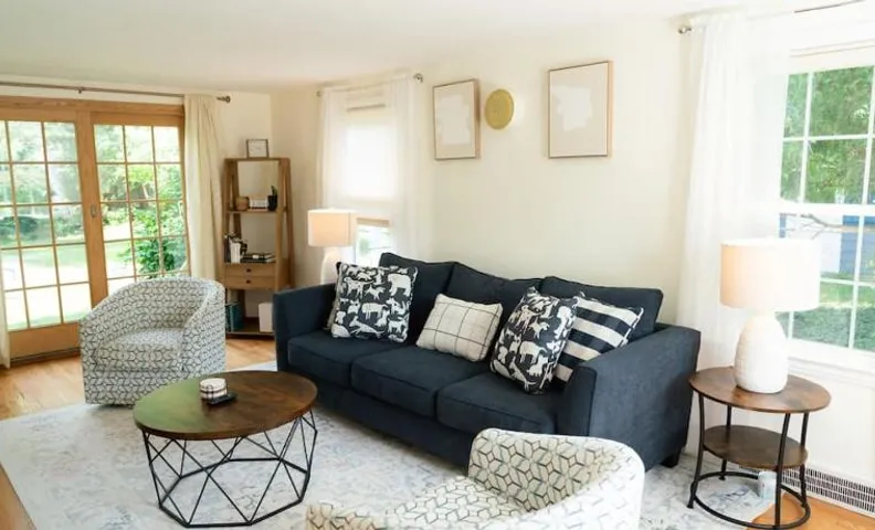 5-star Renovated 3BR Home & Backyard Deck near SU & Hospitals