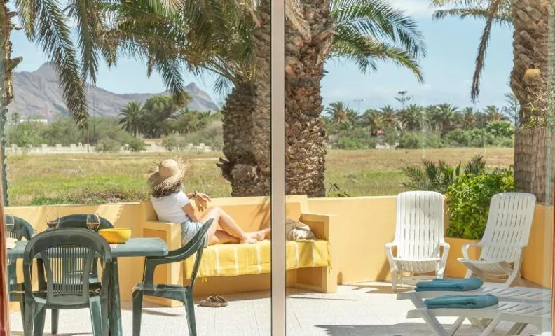 Casa do Ribeiro Salgado by an island apart