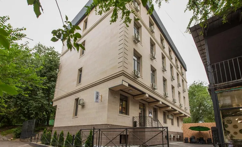 TAU 28 HOTEL