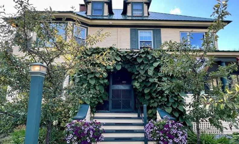 Oxford House Inn