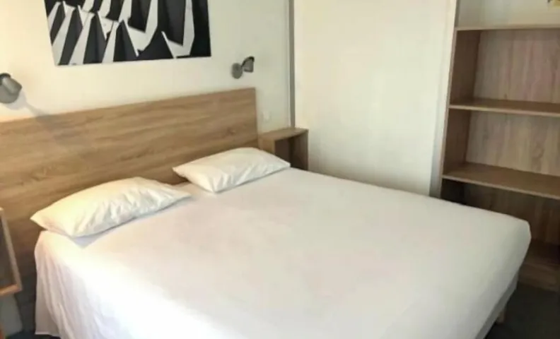 오텔 레 리브 블루