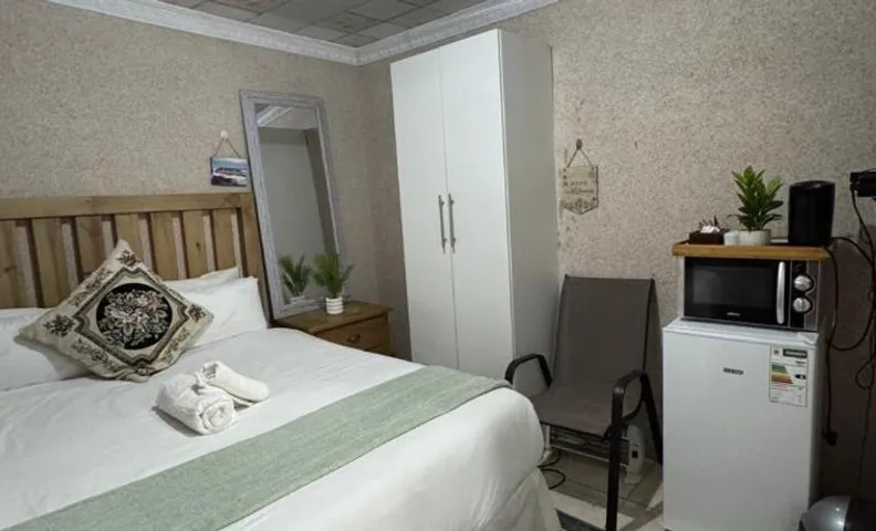 Tumello's Guesthouse