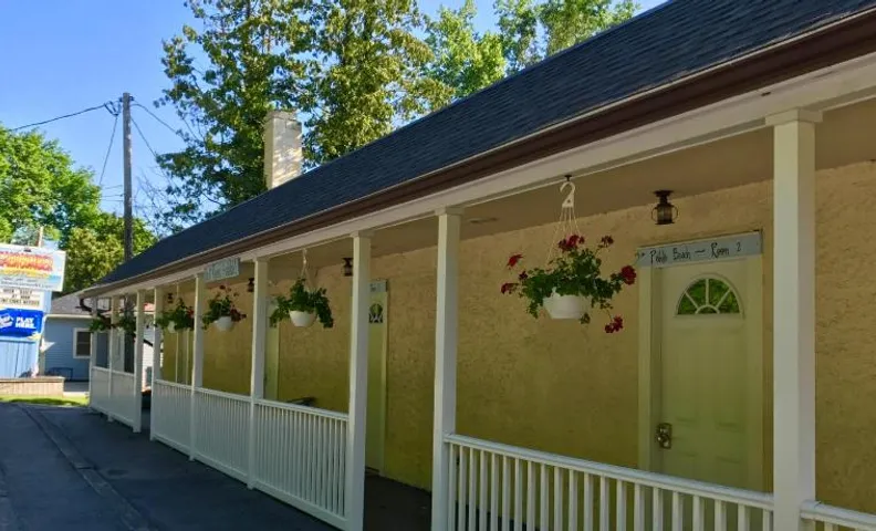 Beachcomber Inn