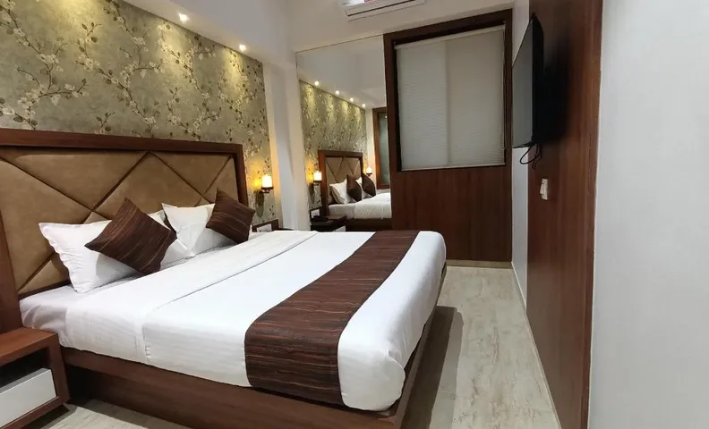 Hotel Saffron Inn Thane West
