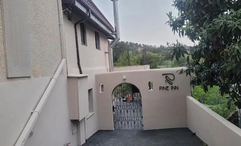 Pine Inn