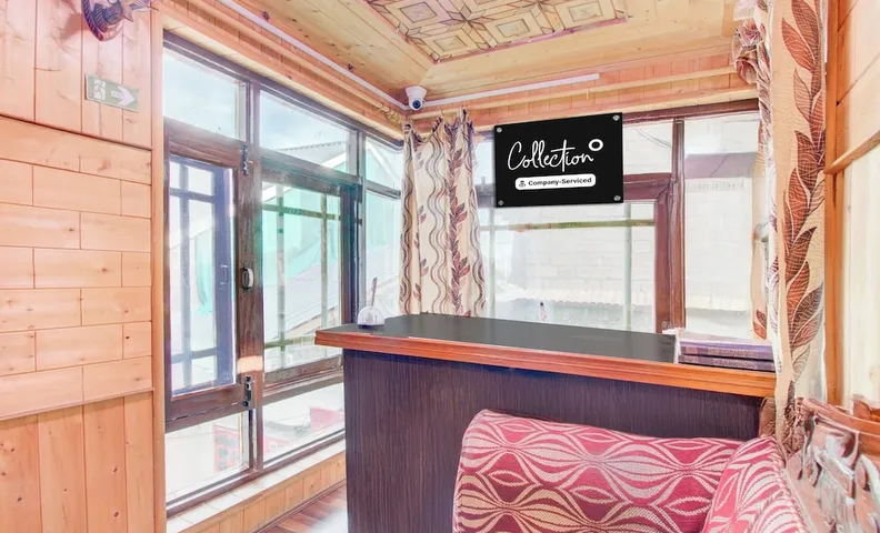 Collection O Foreshore Road Srinagar